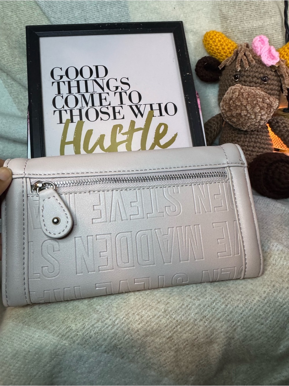 Steve Madden Light Blush Wristlet Clutch - Picture 2 of 3